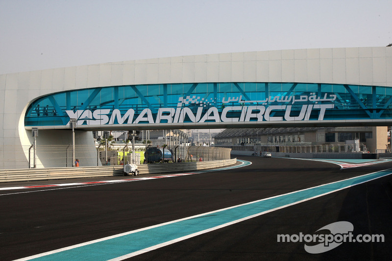 L'étonnant complexe du circuit de Yas Marina