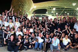 Celebración del equipo Red Bull Racing: Sebastian Vettel, Red Bull Racing celebra su victoria con Ma