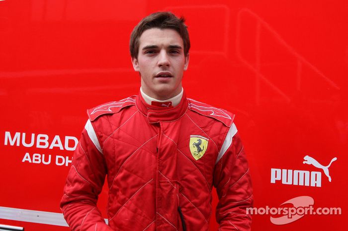 Le sentaba bien el rojo y el Cavallino