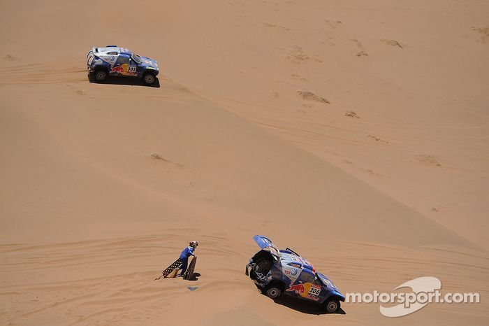 #303 Volkswagen: Carlos Sainz y Lucas Cruz Senra, #306 Volkswagen: Nasser Al Attiyah y Timo Gottschalk