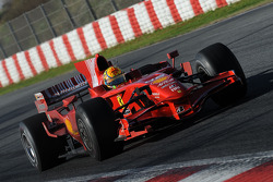 Valentino Rossi testet den Ferrari F2008