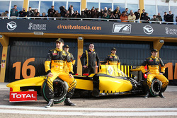 Robert Kubica, Testfahrer Jerome D'Ambrosio, Teamchef Eric Boullier, Testfahrer Ho-Pin Tung, Vitaly
