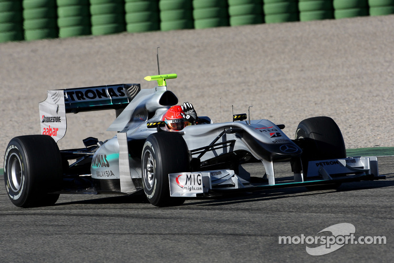 Michael Schumacher, Mercedes GP, W01, saludando