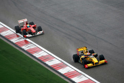 Виталий Петров, Renault F1 Team, Фелипе Масса, Scuderia Ferrari