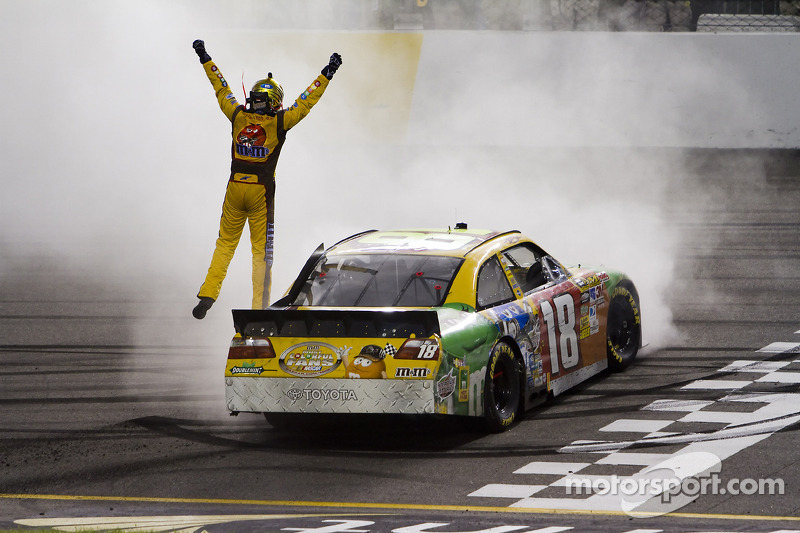 2010, Richmond 1: Kyle Busch (Gibbs-Toyota)