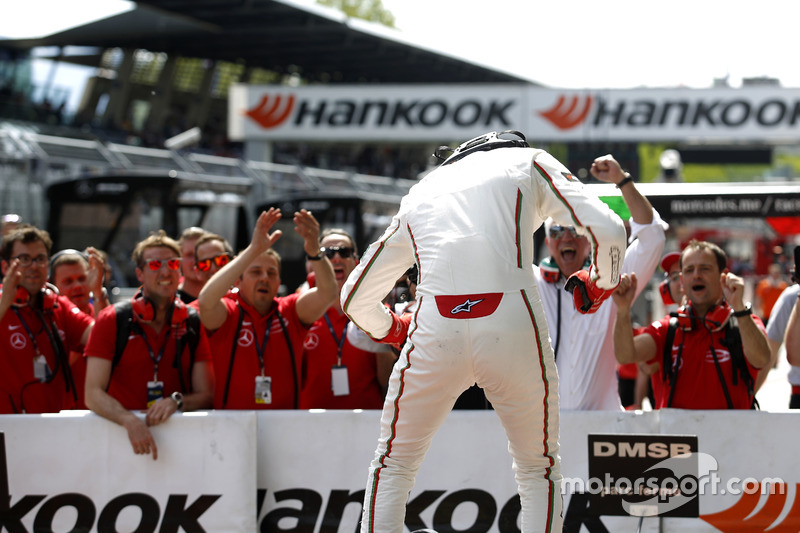 Ganador de la carrera Lance Stroll, Prema Powerteam Dallara F312 – Mercedes-Benz