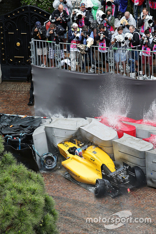 5. Choque de Jolyon Palmer, Renault Sport F1 Team RS16
