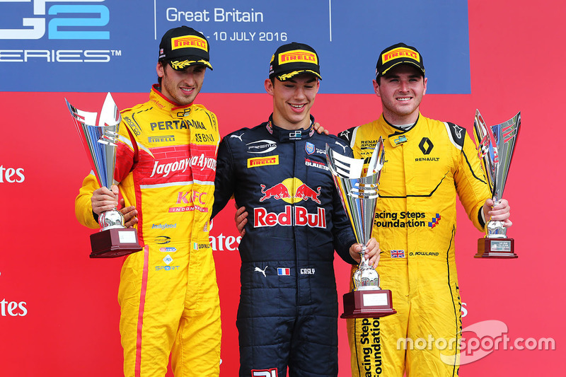 Podium : le vainqueur Pierre Gasly, Prema Racing, le deuxième Antonio Giovinazzi, Prema Racing et le troisième Oliver Rowland, MP Motorsport